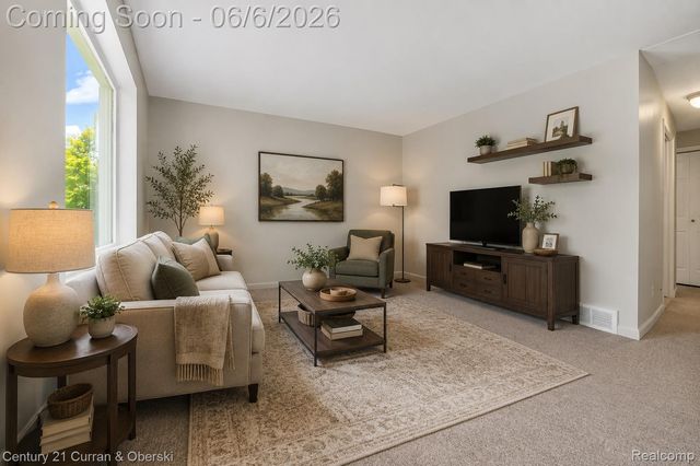9426 Chamberlain Street, Romulus, MI 48174