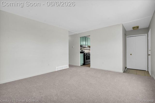 9426 Chamberlain Street, Romulus, MI 48174