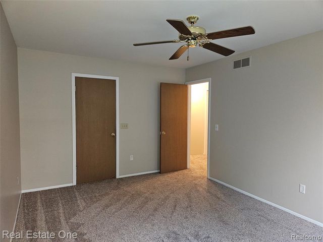 1375 Lake Ridge Court 78, Waterford, MI 48327