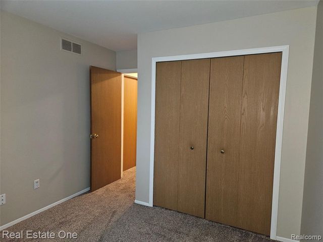 1375 Lake Ridge Court 78, Waterford, MI 48327