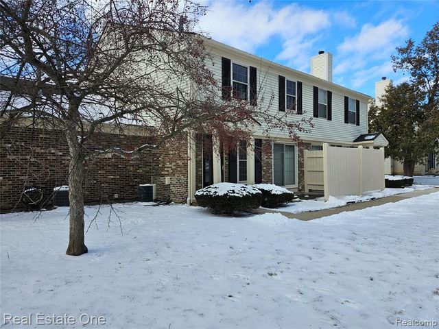 1375 Lake Ridge Court 78, Waterford, MI 48327