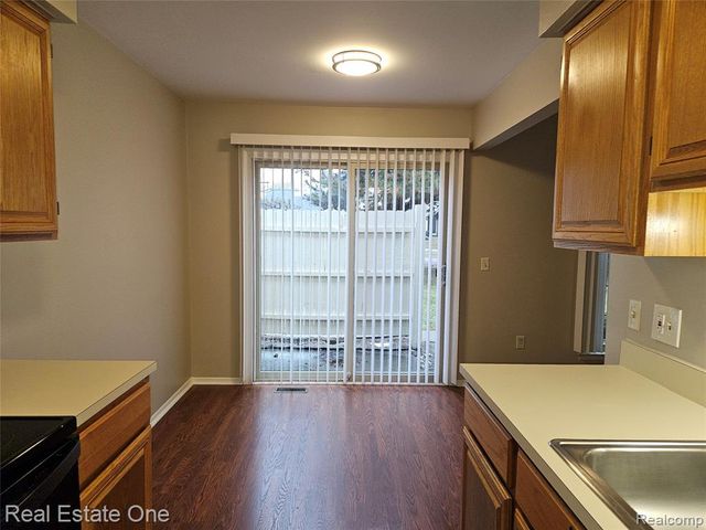 1375 Lake Ridge Court 78, Waterford, MI 48327