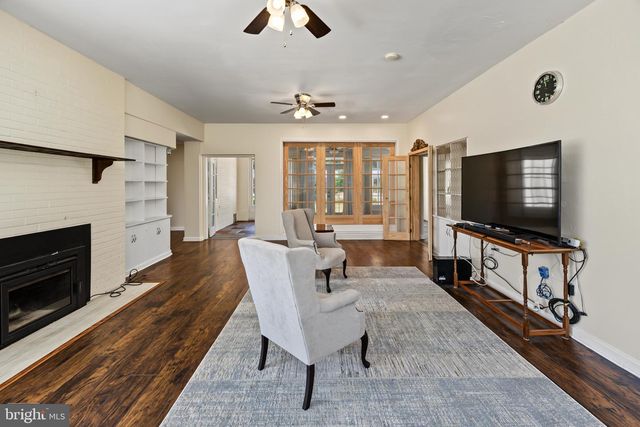 2245 E LANDIS AVE, Vineland, NJ 08361