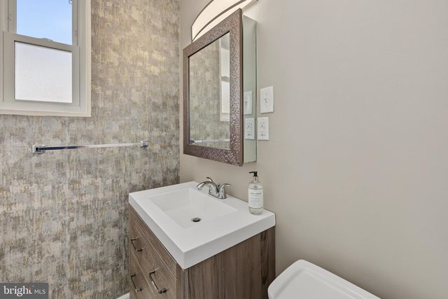 2245 E LANDIS AVE, Vineland, NJ 08361