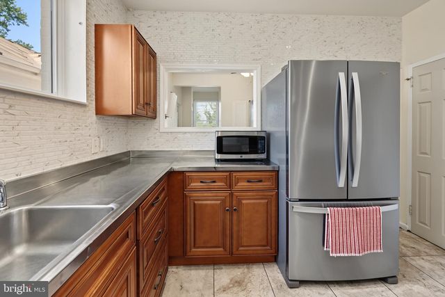 2245 E LANDIS AVE, Vineland, NJ 08361