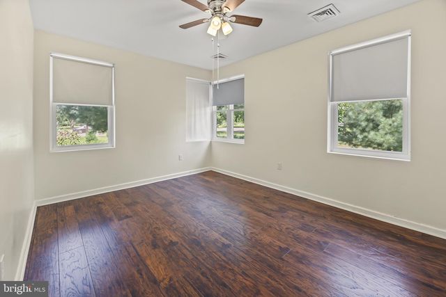2245 E LANDIS AVE, Vineland, NJ 08361