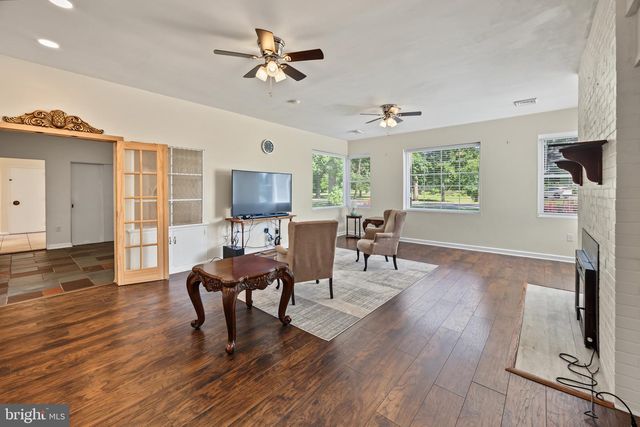 2245 E LANDIS AVE, Vineland, NJ 08361