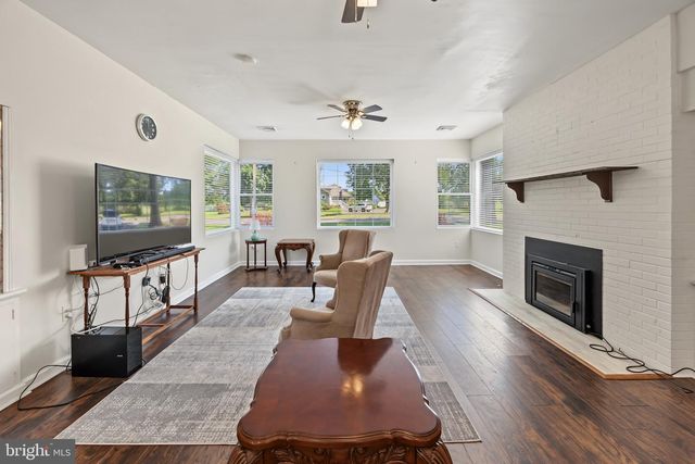 2245 E LANDIS AVE, Vineland, NJ 08361