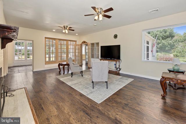 2245 E LANDIS AVE, Vineland, NJ 08361