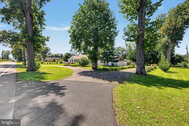 2245 E LANDIS AVE, Vineland, NJ 08361