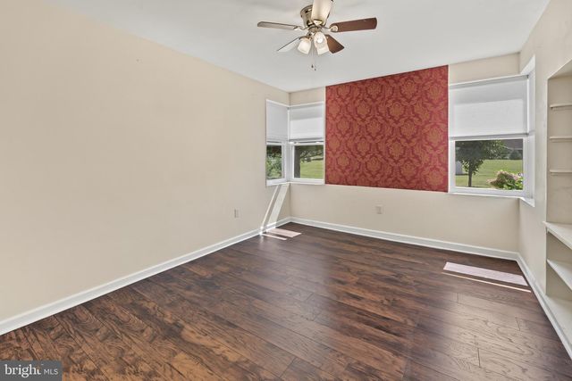 2245 E LANDIS AVE, Vineland, NJ 08361