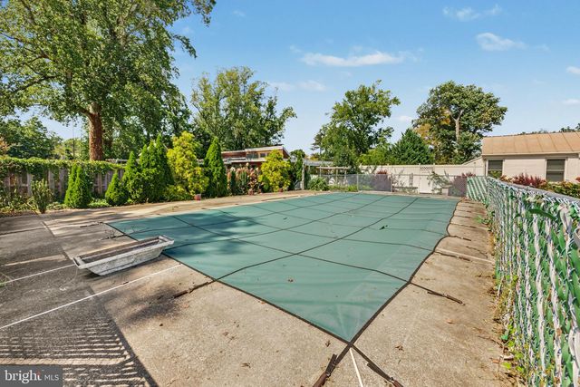2245 E LANDIS AVE, Vineland, NJ 08361