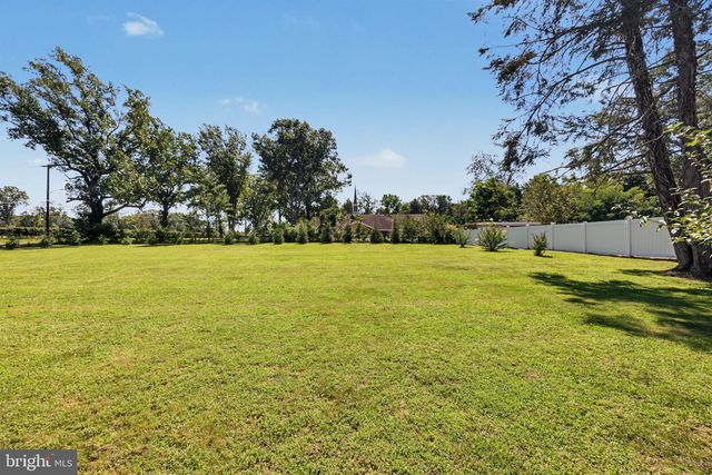 2245 E LANDIS AVE, Vineland, NJ 08361