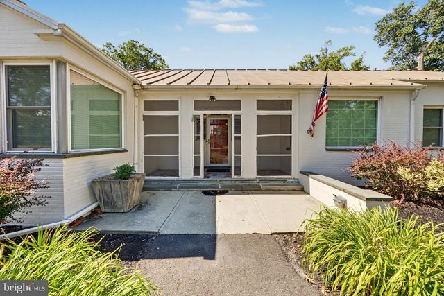 2245 E LANDIS AVE, Vineland, NJ 08361