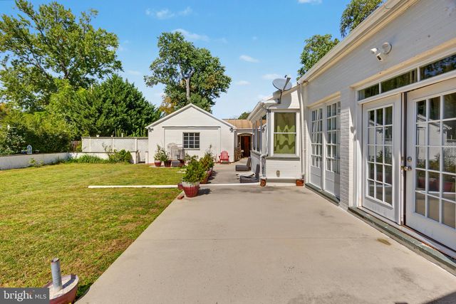 2245 E LANDIS AVE, Vineland, NJ 08361