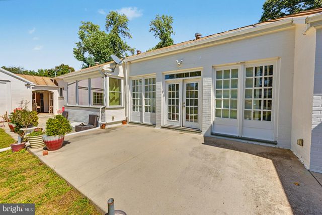 2245 E LANDIS AVE, Vineland, NJ 08361