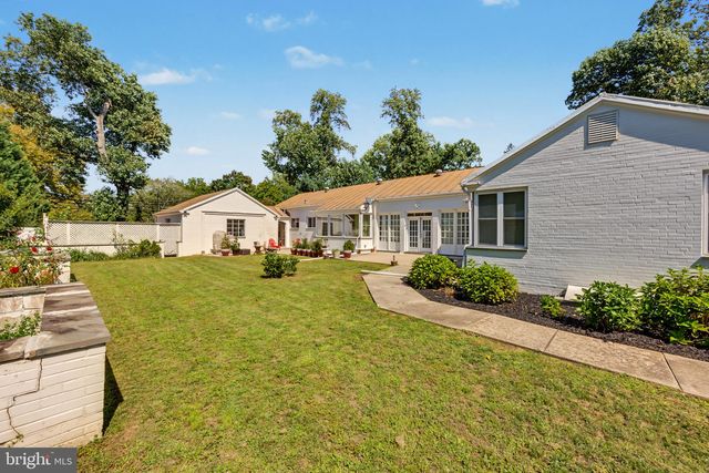 2245 E LANDIS AVE, Vineland, NJ 08361