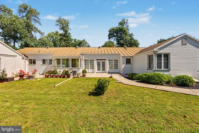 2245 E LANDIS AVE, Vineland, NJ 08361
