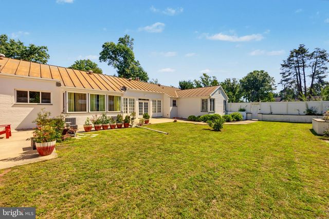 2245 E LANDIS AVE, Vineland, NJ 08361