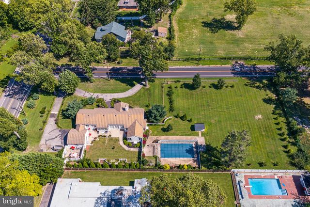 2245 E LANDIS AVE, Vineland, NJ 08361