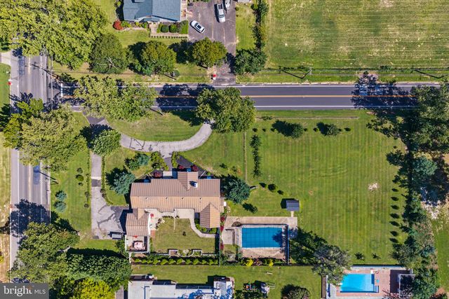 2245 E LANDIS AVE, Vineland, NJ 08361