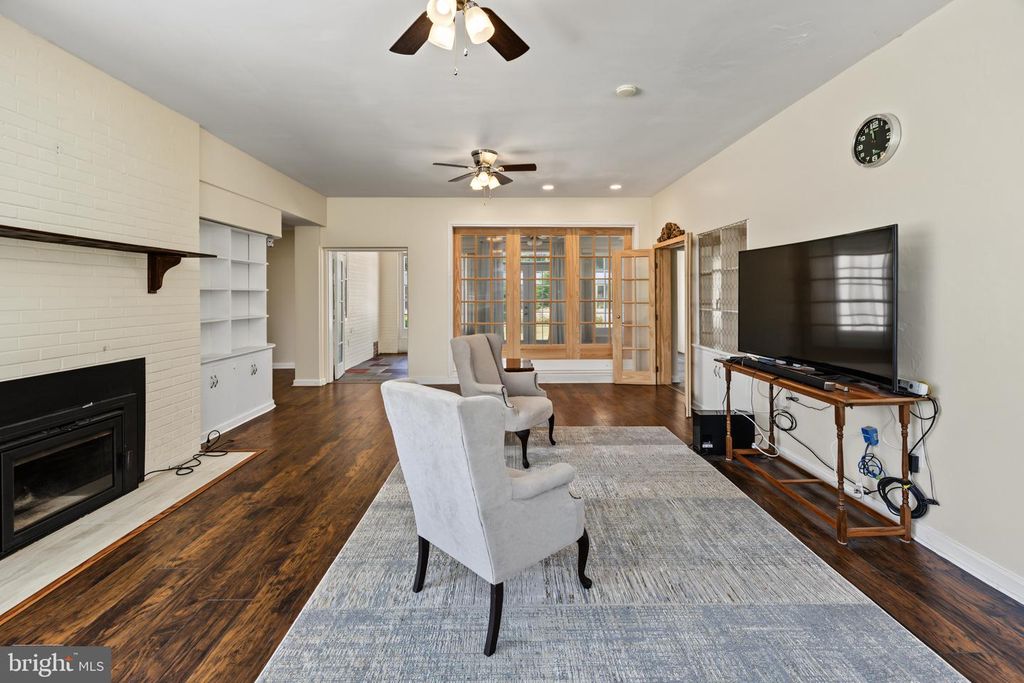 2245 E LANDIS AVE, VINELAND, NJ 08361 — photo 2