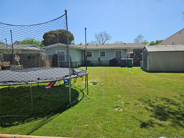 5824 Lyle Street, Westworth Village, TX 76114