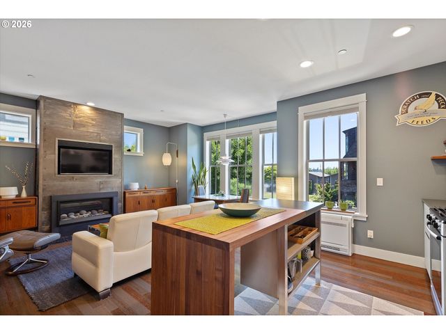 580 2ND St, Lake Oswego, OR 97034