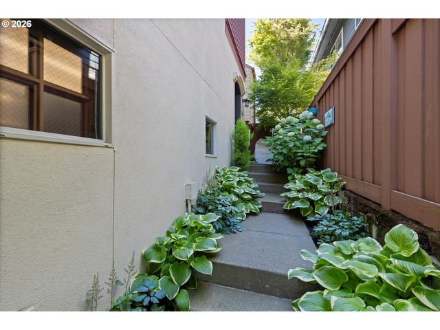 580 2ND St, Lake Oswego, OR 97034