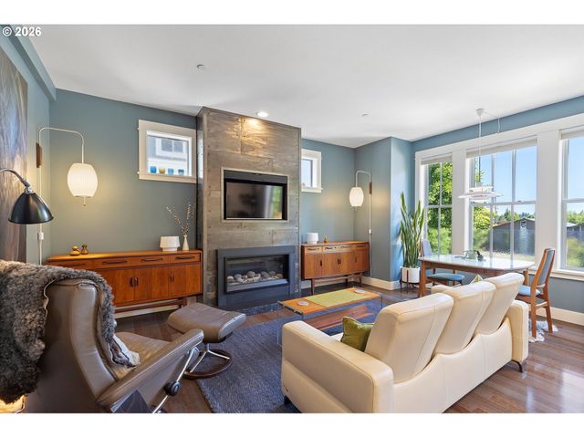 580 2ND St, Lake Oswego, OR 97034