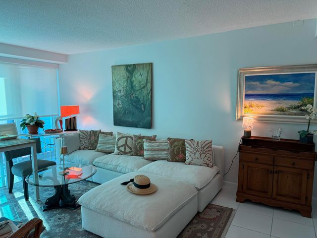 2840 N Ocean Boulevard 507, Fort Lauderdale, FL 33308