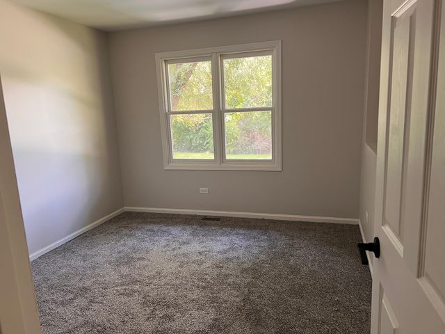 5312 W Lake Shore Drive W, Oakwood Hills, IL 60013