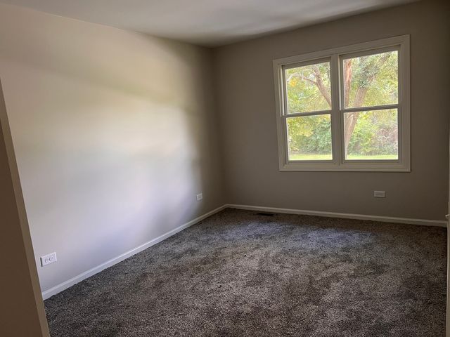5312 W Lake Shore Drive W, Oakwood Hills, IL 60013