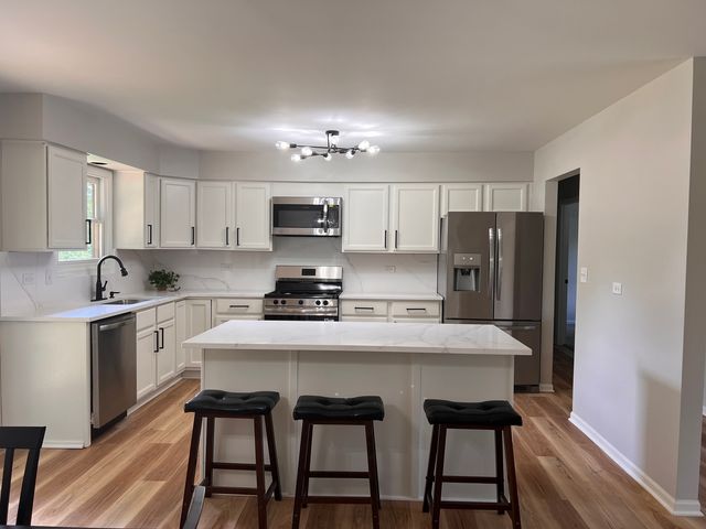 5312 W Lake Shore Drive W, Oakwood Hills, IL 60013