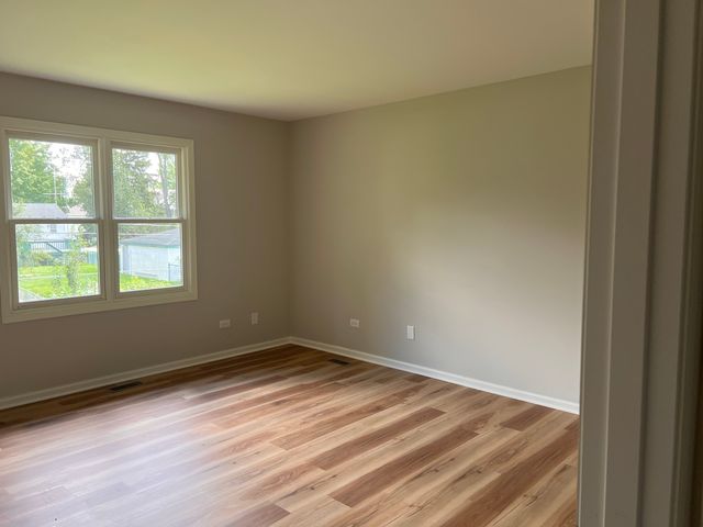 5312 W Lake Shore Drive W, Oakwood Hills, IL 60013
