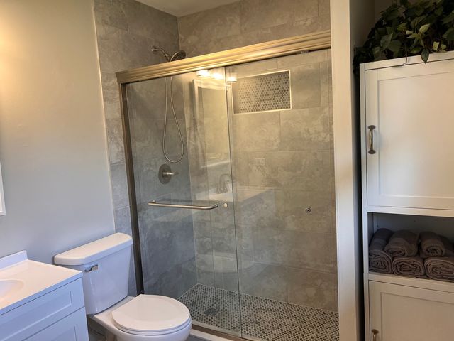 5312 W Lake Shore Drive W, Oakwood Hills, IL 60013
