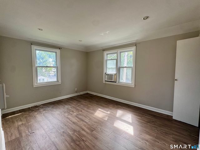 989 Pearl Harbor Street, Bridgeport, CT 06610
