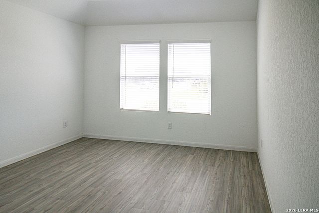 2700 SAN MARTIN LN, Seguin, TX 78155