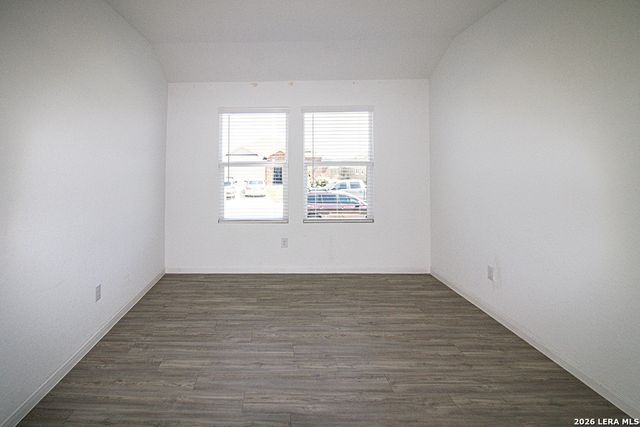 2700 SAN MARTIN LN, Seguin, TX 78155