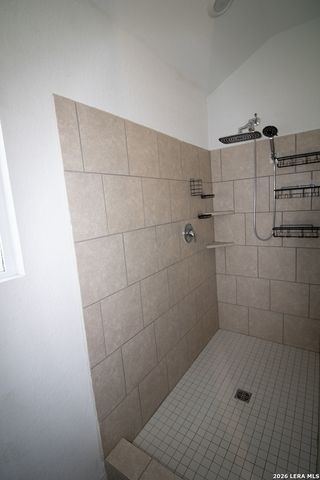 2700 SAN MARTIN LN, Seguin, TX 78155