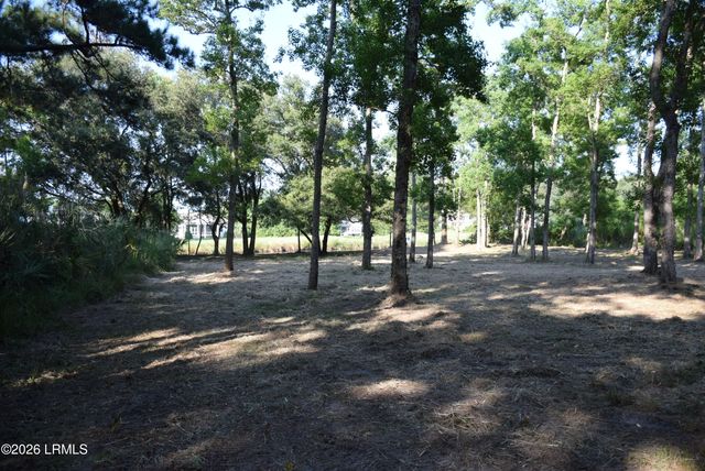 127 Dolphin Point Drive, Beaufort, SC 29907