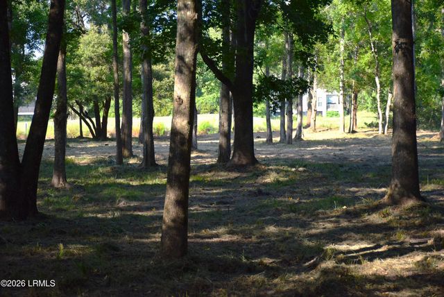 127 Dolphin Point Drive, Beaufort, SC 29907
