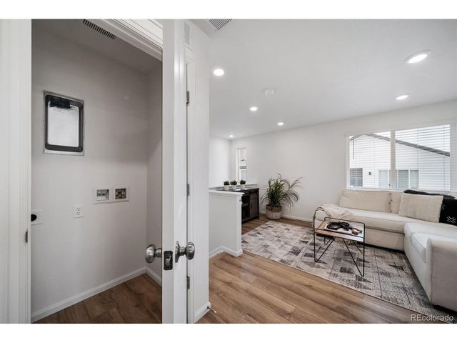 10040 Revere Ct, Commerce City, CO 80022