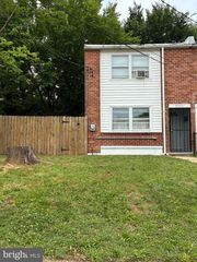 3043 FREEWAY FWY, Halethorpe, MD 21227