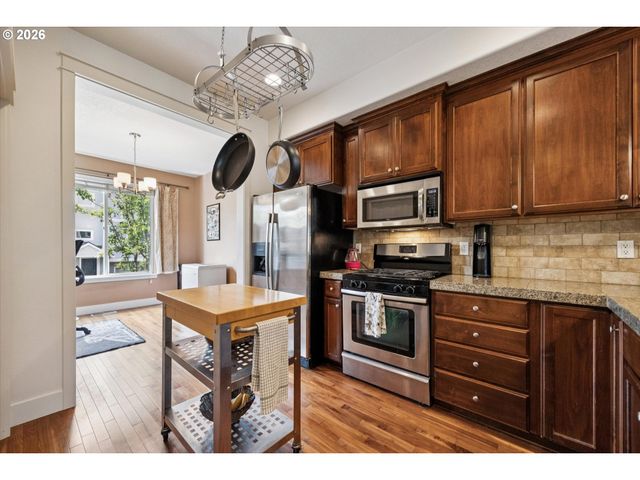 10559 Ne AVERY Way, Hillsboro, OR 97006