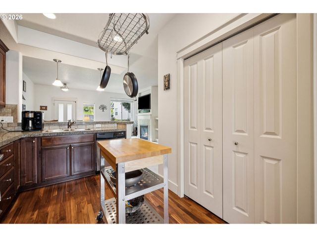 10559 Ne AVERY Way, Hillsboro, OR 97006