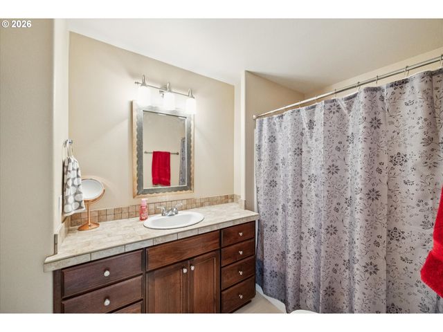 10559 Ne AVERY Way, Hillsboro, OR 97006