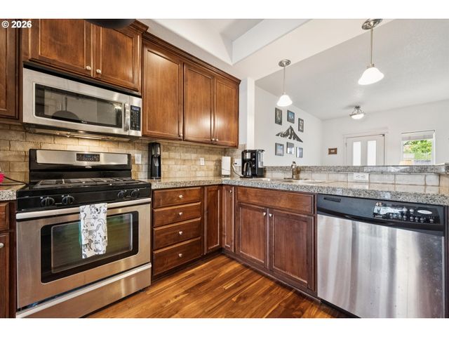 10559 Ne AVERY Way, Hillsboro, OR 97006