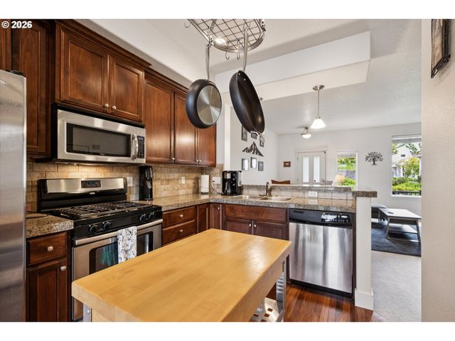 10559 Ne AVERY Way, Hillsboro, OR 97006