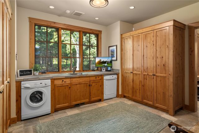 151 Rushing Water Lane, Cle Elum, WA 98922